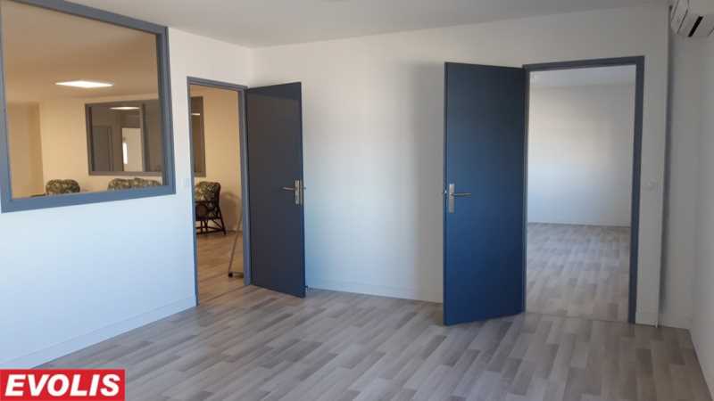 Photo du bien : à Louer Bureaux et Activités 33370 ARTIGUES PRES BORDEAUX offre (...)