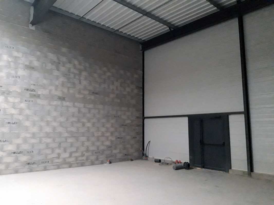 Photo du bien : à Louer Locaux d'activité 33440 AMBARES ET LAGRAVE offre 860988