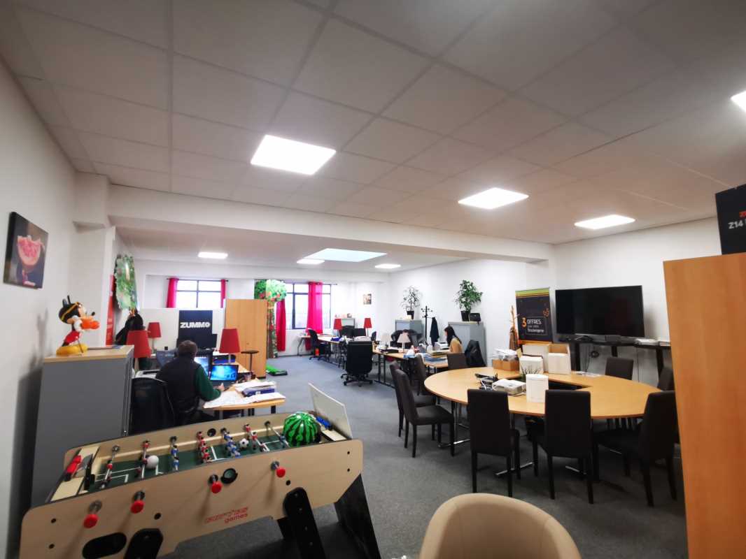 Photo du bien : à Vendre Locaux d'activité 77700 BAILLY ROMAINVILLIERS offre (...)