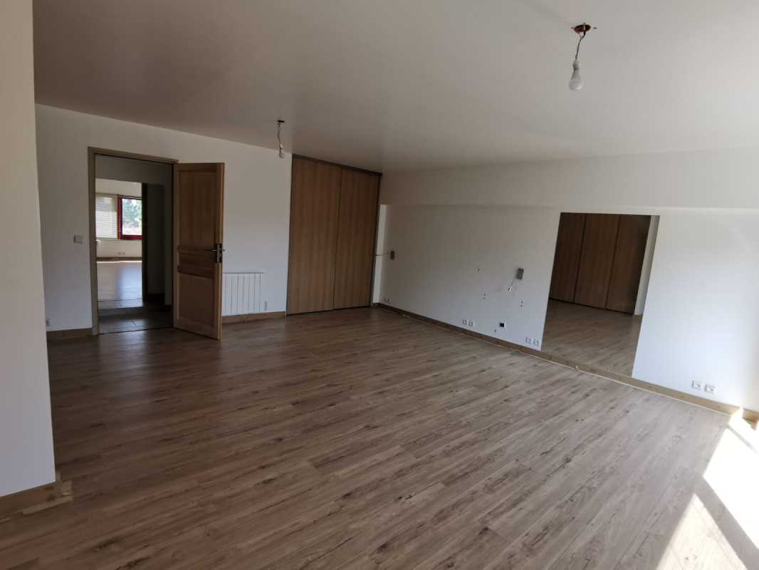 Photo du bien : à Vendre Activités et Bureaux 95300 HEROUVILLE offre 879246