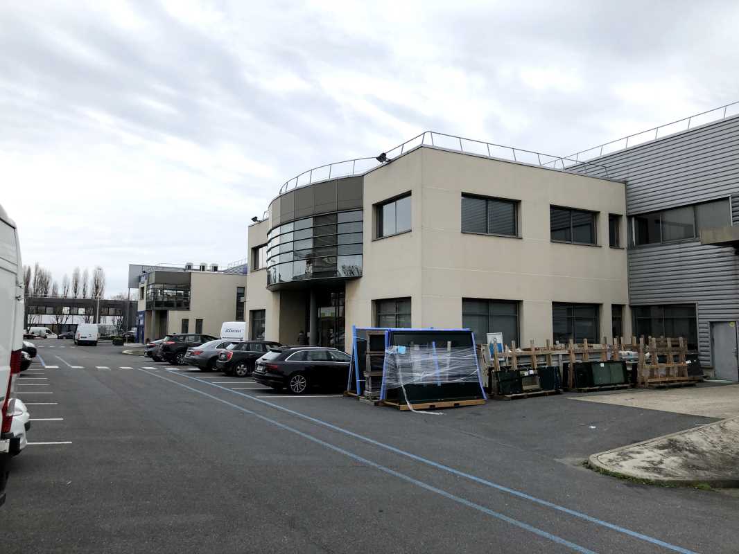 Photo du bien : à Louer Activités et Bureaux 92230 GENNEVILLIERS offre 913326