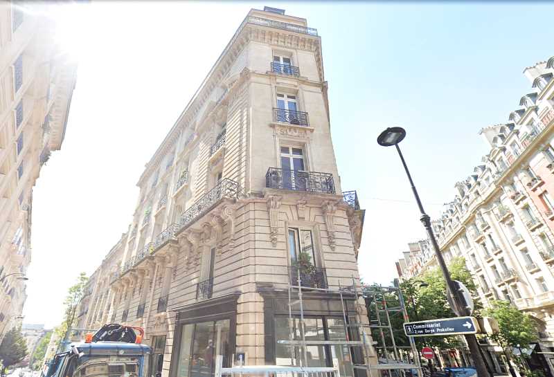 Commerce de 111 m² À louer à Paris 16e Arrondissement