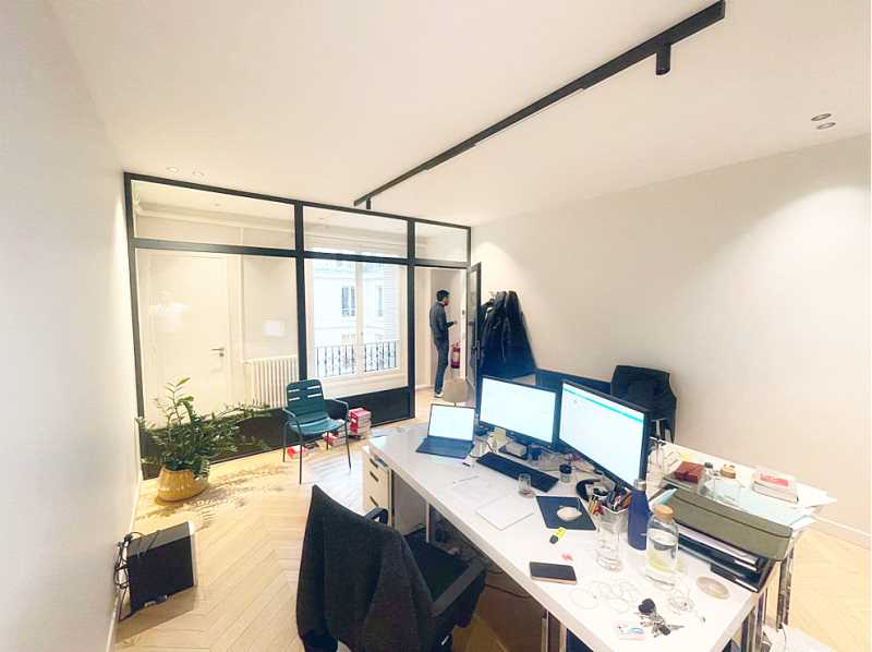 Bureaux de 324 m² À louer à Paris 8e Arrondissement