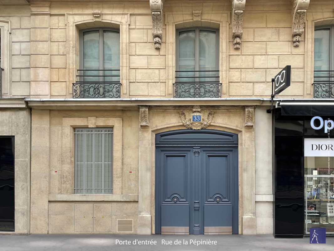 Bureaux de 1581 m² À louer à Paris 8e Arrondissement