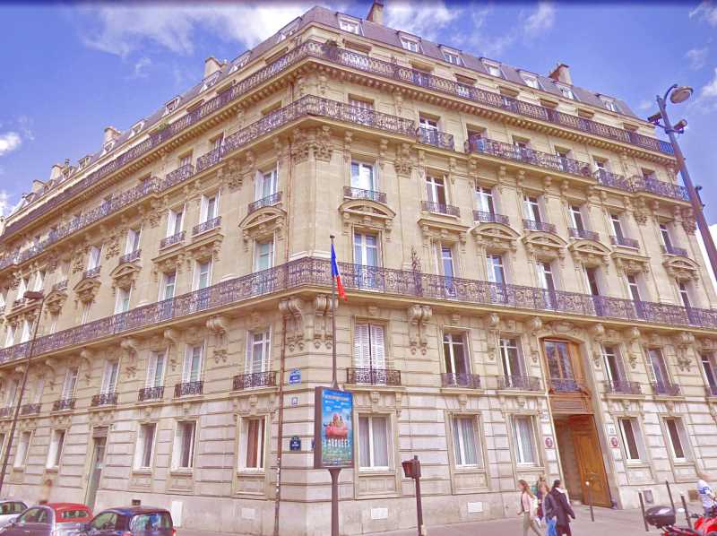 Bureaux de 818 m² À louer à Paris 17e Arrondissement