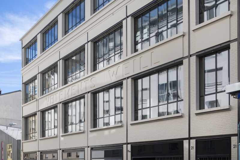 Bureaux de 594 m² À louer à Paris 18e Arrondissement