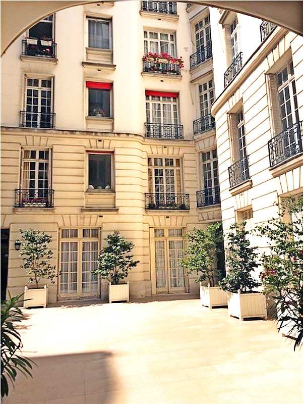 Bureaux de 408 m² À vendre à Paris 17e Arrondissement