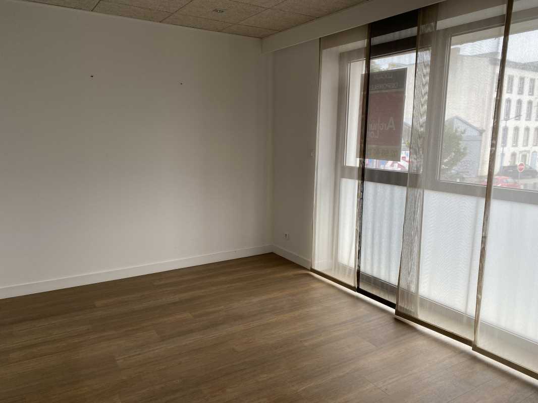 A LOUER PLATEAUX DE BUREAUX 124 M² PORT DE COMMERCE BREST
