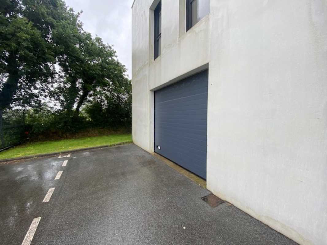 Visuel 5 de l'annonce : A VENDRE A LOUER CELLULE COMMERCIALE POUL AR FEUNTEUN 167 M² 