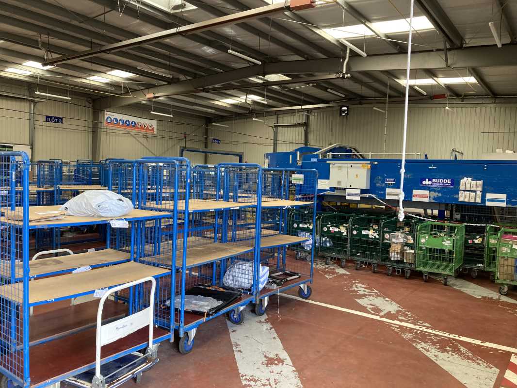 Visuel 3 de l'annonce : A LOUER LOCAUX ACTIVITES 889 M² GOUESNOU