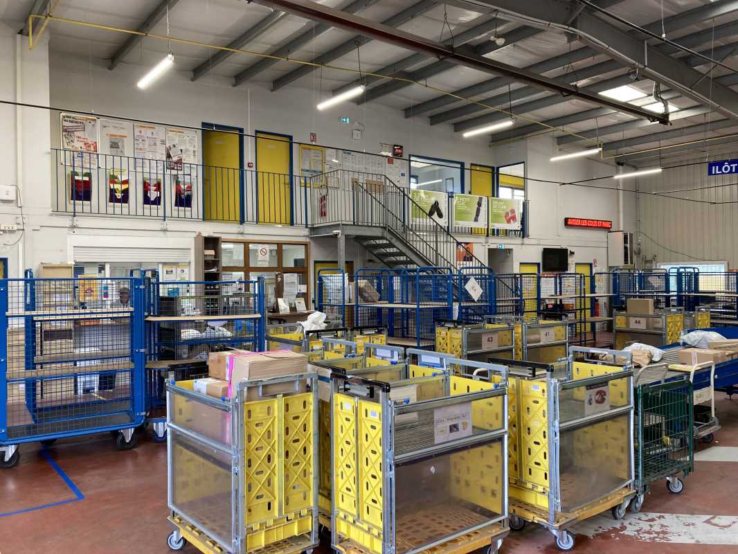 Visuel 4 de l'annonce : A LOUER LOCAUX ACTIVITES 889 M² GOUESNOU