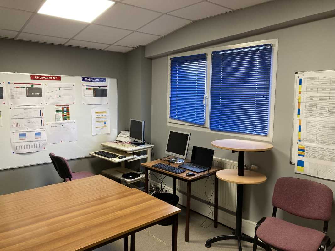 Visuel 7 de l'annonce : A LOUER LOCAUX ACTIVITES 889 M² GOUESNOU