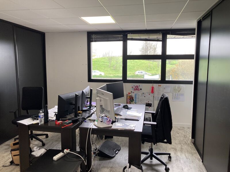 Visuel 5 de l'annonce : LOCATION BUREAUX - 430 M² GUIPAVAS