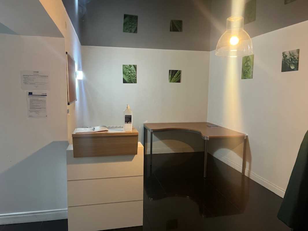 Visuel 2 de l'annonce : A LOUER - BUREAUX SPACIEUX ET FONCTIONNELS - 210 M²