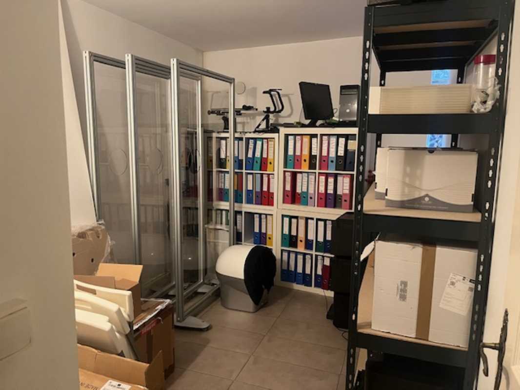 Visuel 6 de l'annonce : A LOUER - BUREAUX SPACIEUX ET FONCTIONNELS - 210 M²