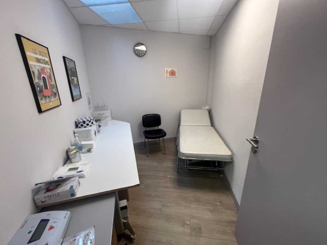 LOCAL PROFESSIONNEL - 195 M² - HYPER CENTRE BREST