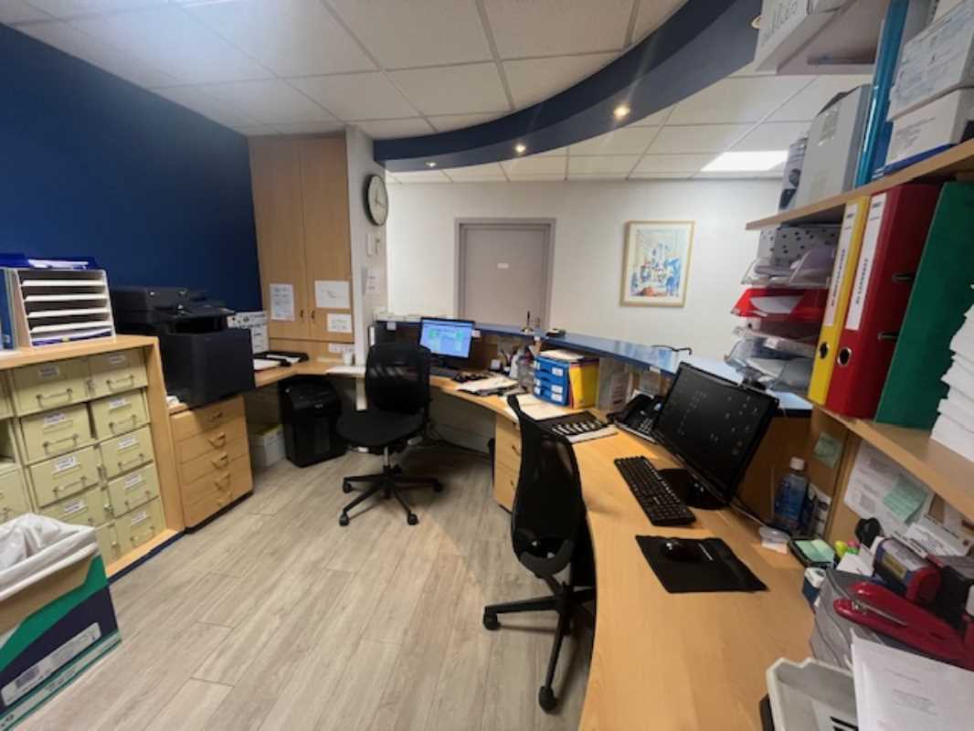 Visuel 3 de l'annonce : LOCAL PROFESSIONNEL - 195 M² - HYPER CENTRE BREST