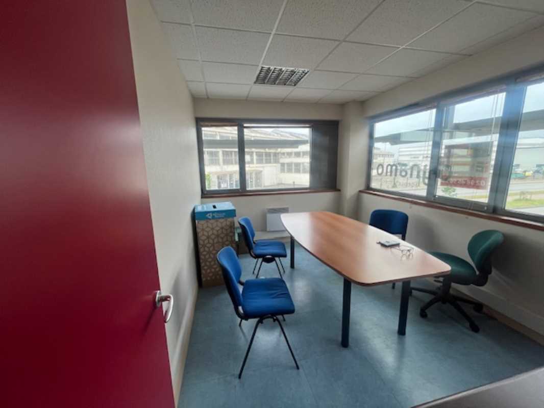 Visuel 2 de l'annonce : A VENDRE - A LOUER - BUREAUX DE 130 M² - PORT DE COMMERCE DE BREST