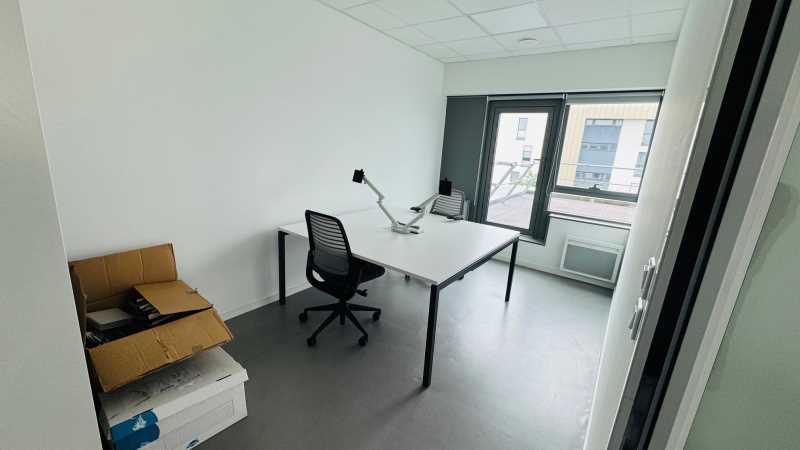 Visuel 3 de l'annonce : PLATEAU DE BUREAUX A LOUER 101 M² KERGONAN GUIPAVAS