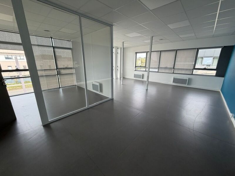 Visuel 12 de l'annonce : PLATEAU DE BUREAUX A LOUER 101 M² KERGONAN GUIPAVAS