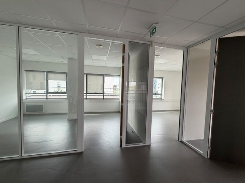 Visuel 13 de l'annonce : PLATEAU DE BUREAUX A LOUER 101 M² KERGONAN GUIPAVAS