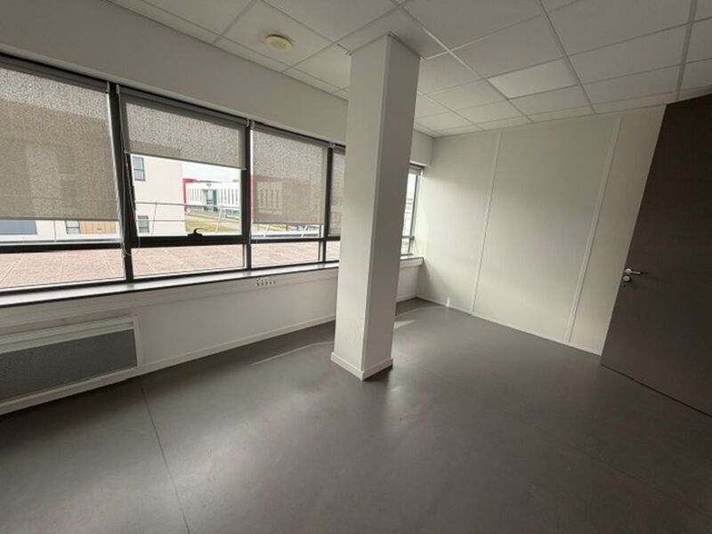 Visuel 14 de l'annonce : PLATEAU DE BUREAUX A LOUER 101 M² KERGONAN GUIPAVAS