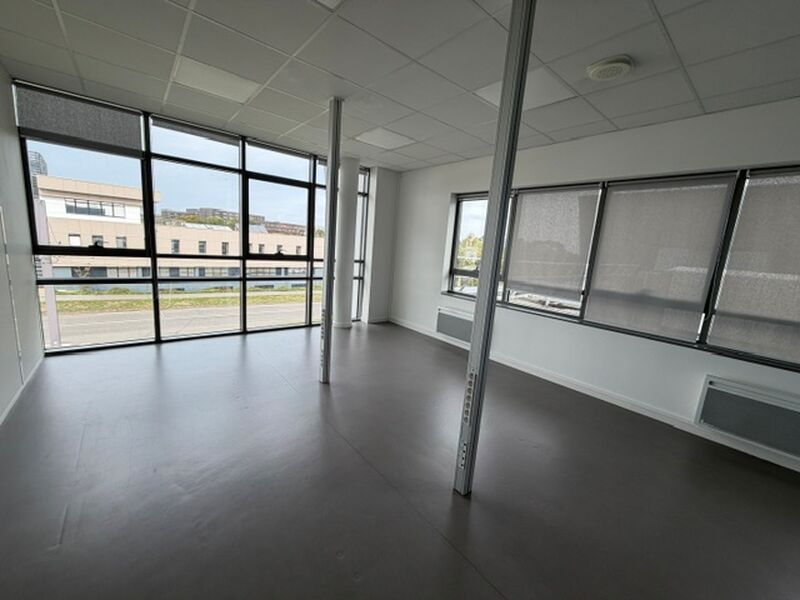 Visuel 15 de l'annonce : PLATEAU DE BUREAUX A LOUER 101 M² KERGONAN GUIPAVAS