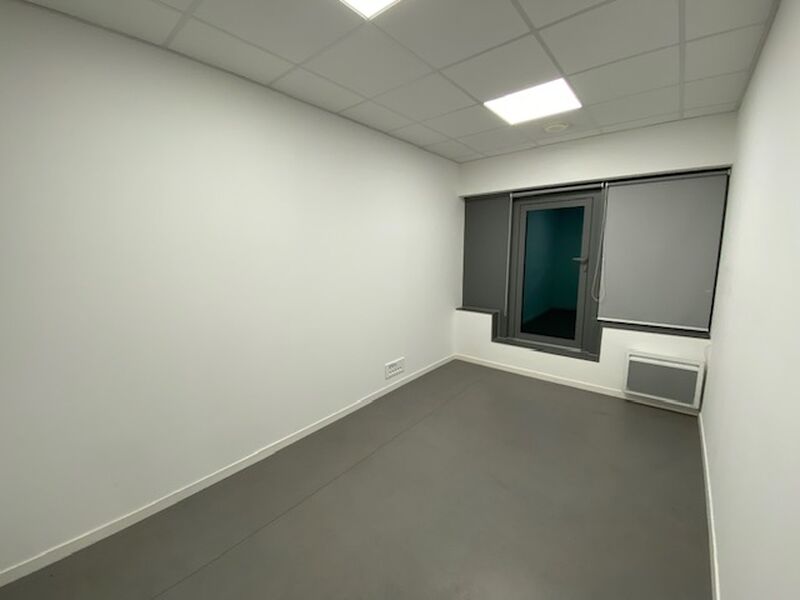 Visuel 9 de l'annonce : PLATEAU DE BUREAUX A LOUER 101 M² KERGONAN GUIPAVAS