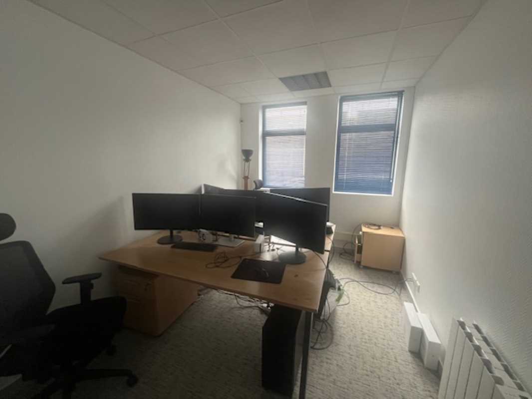 Visuel 6 de l'annonce : A LOUER PLATEAU DE BUREAUX 154 M² PORT DE COMMERCE