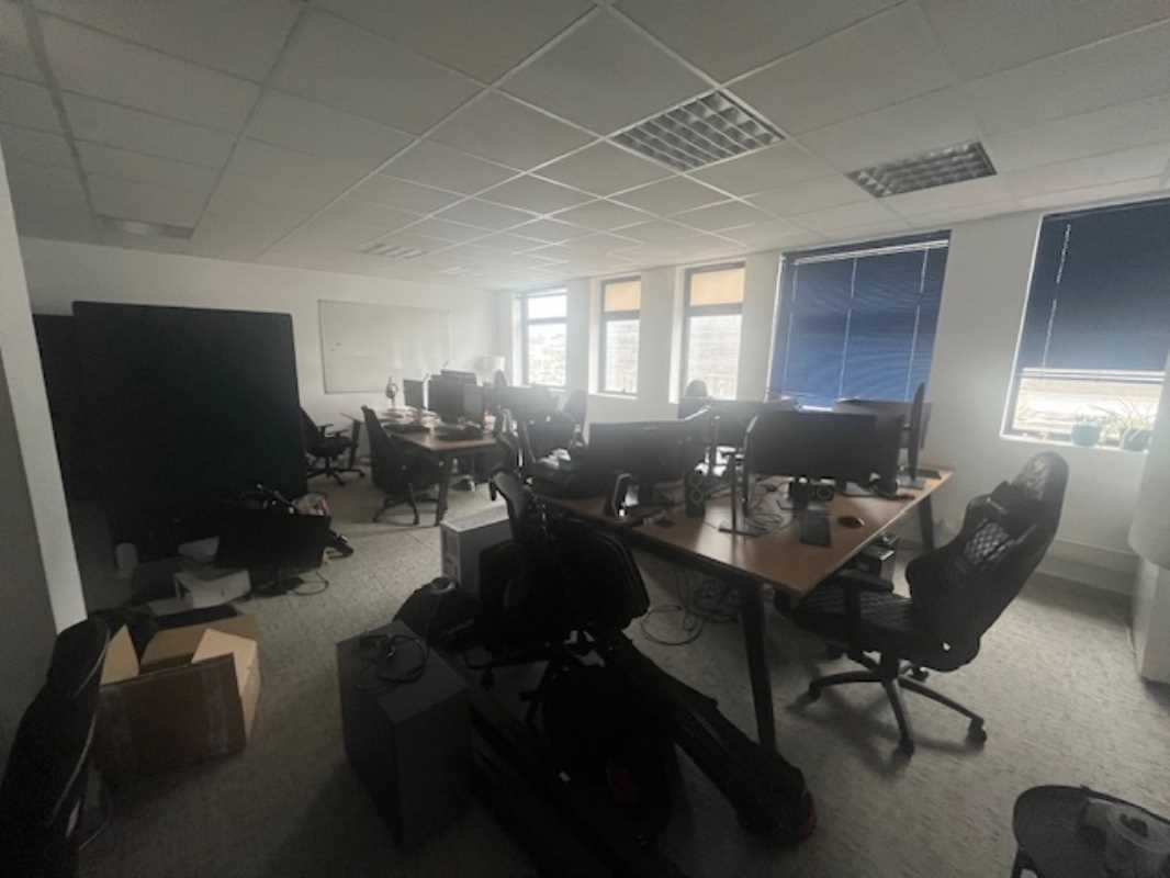 Visuel 7 de l'annonce : A LOUER PLATEAU DE BUREAUX 154 M² PORT DE COMMERCE