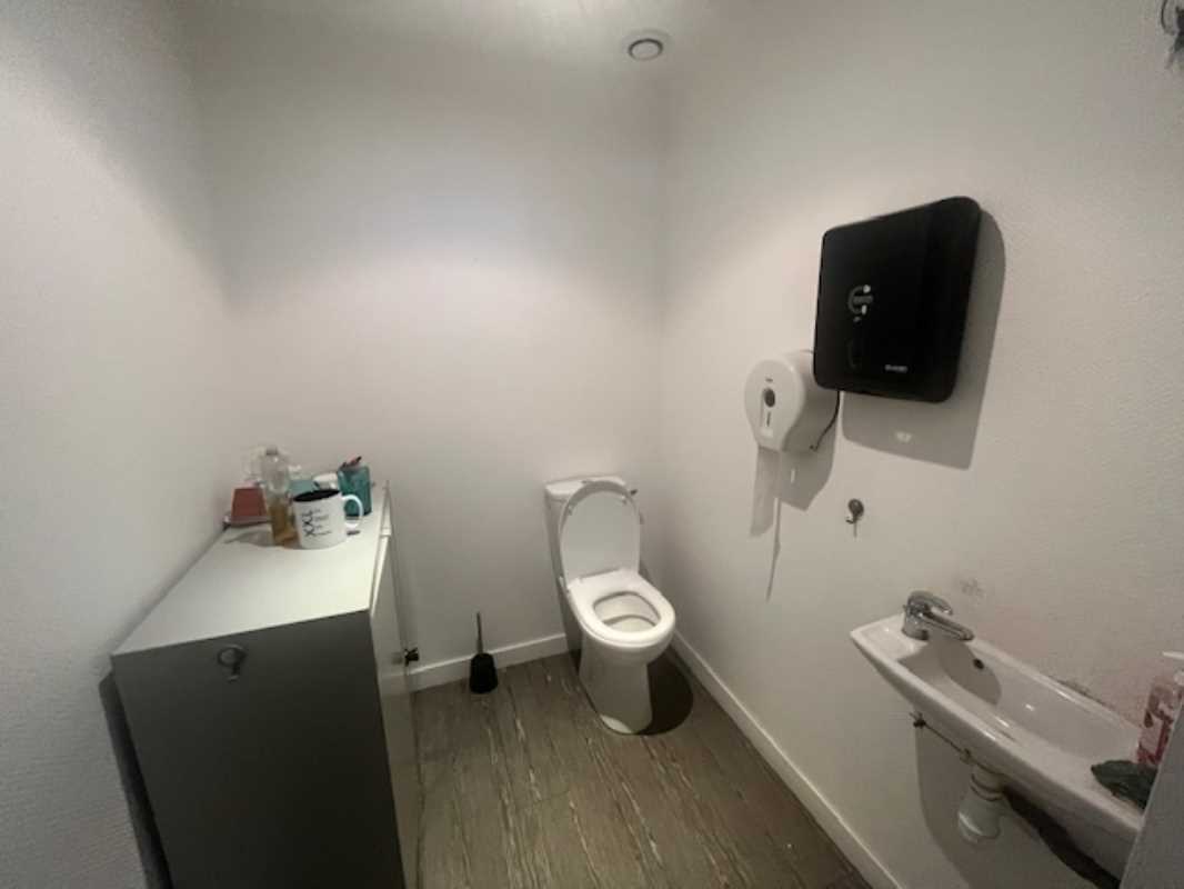 Visuel 9 de l'annonce : A LOUER PLATEAU DE BUREAUX 154 M² PORT DE COMMERCE
