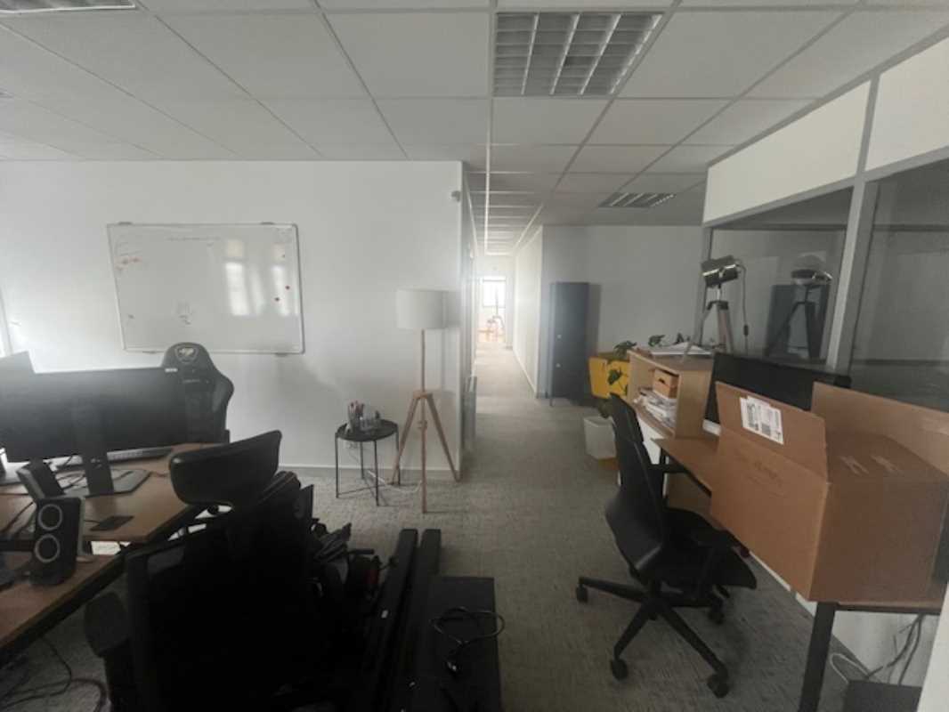 Visuel 11 de l'annonce : A LOUER PLATEAU DE BUREAUX 154 M² PORT DE COMMERCE