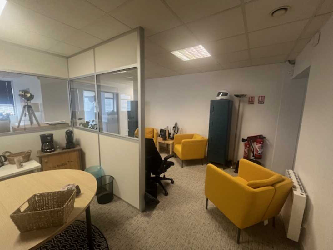 Visuel 16 de l'annonce : A LOUER PLATEAU DE BUREAUX 154 M² PORT DE COMMERCE