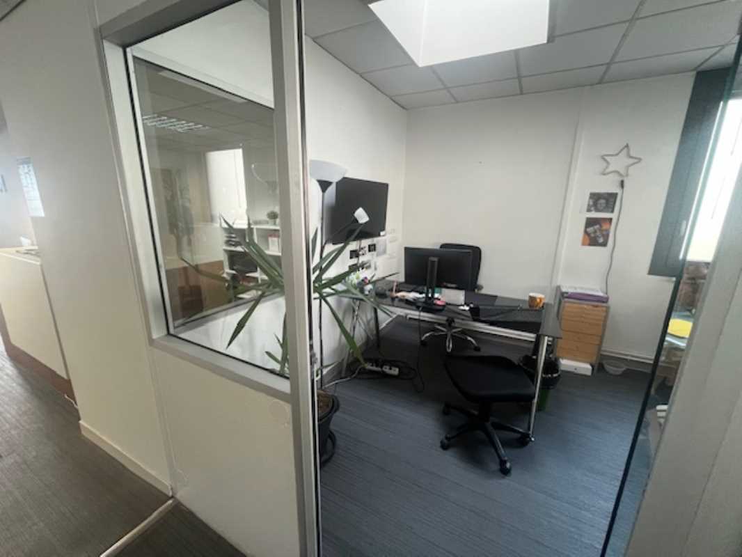 Visuel 2 de l'annonce : A LOUER - PLATEAU DE BUREAUX 260 M² - PORT DE COMMERCE DE BREST