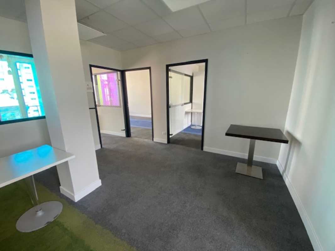 Visuel 2 de l'annonce : A LOUER PLATEAU DE BUREAUX 95 M² HYPER CENTRE VILLE BREST