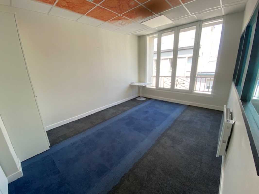 Visuel 3 de l'annonce : A LOUER PLATEAU DE BUREAUX 95 M² HYPER CENTRE VILLE BREST