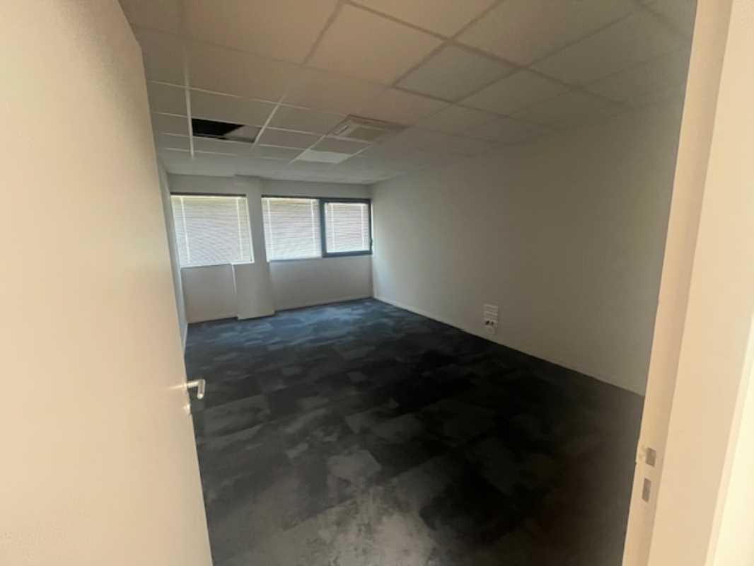 Visuel 3 de l'annonce : A LOUER - PLATEAU DE BUREAUX DE 360M² - GOUESNOU