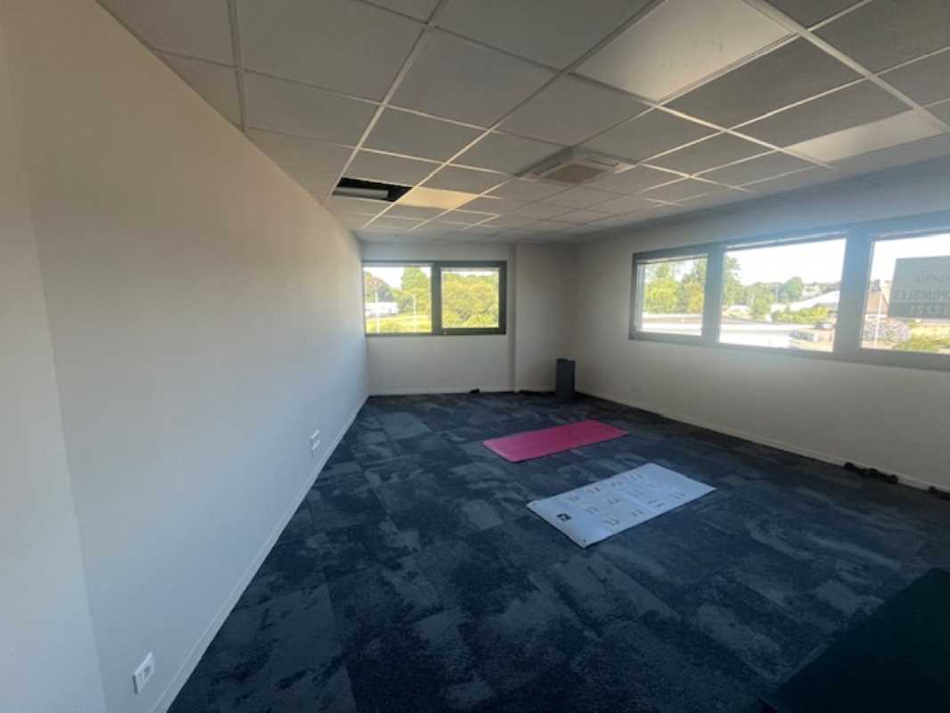 Visuel 4 de l'annonce : A LOUER - PLATEAU DE BUREAUX DE 360M² - GOUESNOU