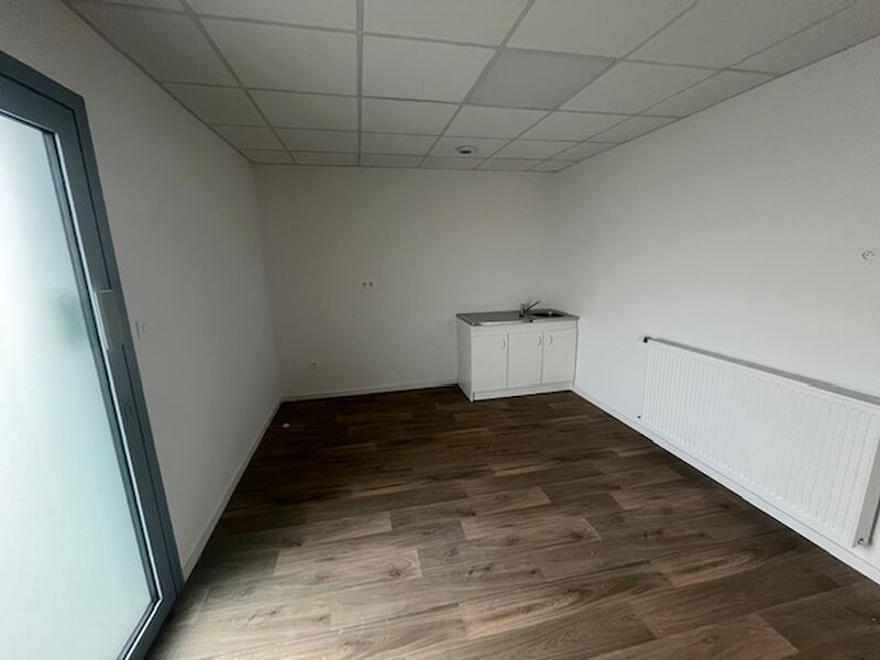 Visuel 9 de l'annonce : A VENDRE / A LOUER - PLATEAU DE BUREAUX 157 M² - LE RELECQ KERHUON