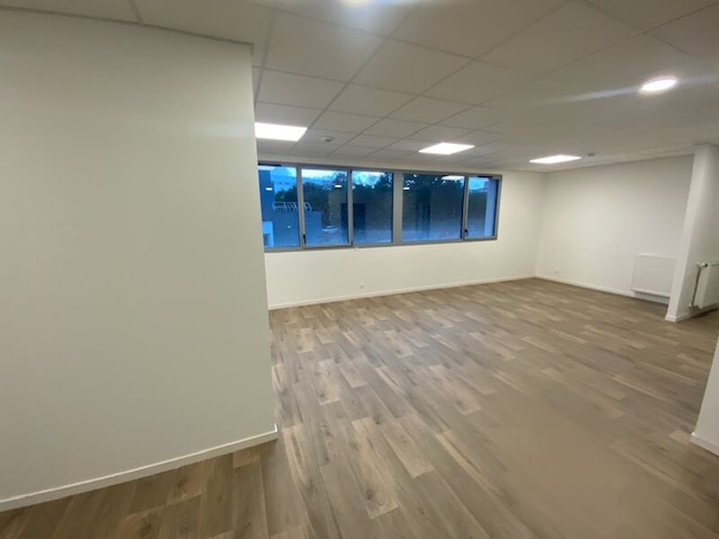 Visuel 2 de l'annonce : A VENDRE / A LOUER - PLATEAU DE BUREAUX 157 M² - LE RELECQ KERHUON