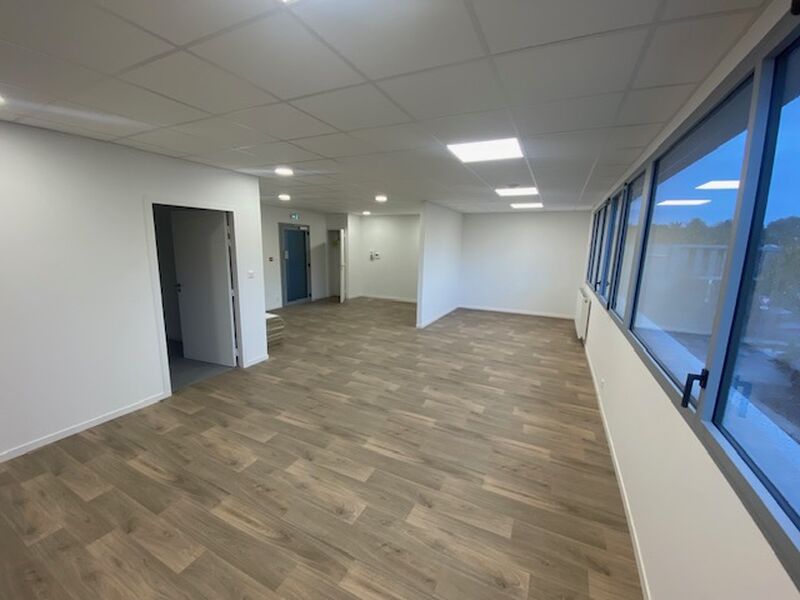 Visuel 7 de l'annonce : A VENDRE / A LOUER - PLATEAU DE BUREAUX 157 M² - LE RELECQ KERHUON