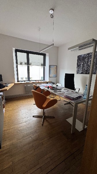 Visuel 2 de l'annonce : BUREAUX DE 107 M² AU PORT DE COMMERCE DE BRET - ESPACE FONCTIONNEL ET MODULABLE