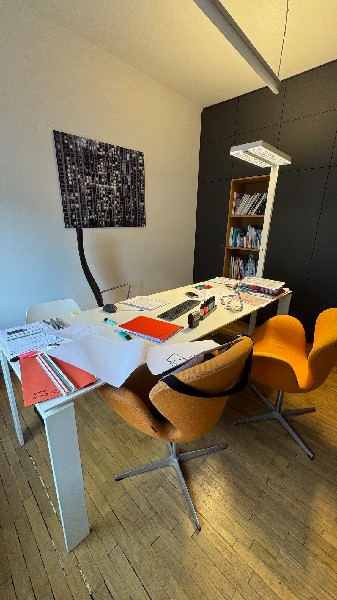 Visuel 3 de l'annonce : BUREAUX DE 107 M² AU PORT DE COMMERCE DE BRET - ESPACE FONCTIONNEL ET MODULABLE