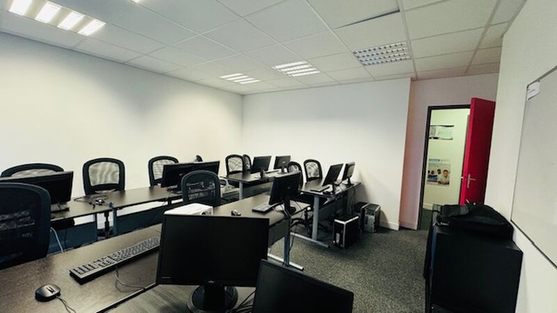 Visuel 2 de l'annonce : BUREAUX A VENDRE A LOUER BREST 250 M²
