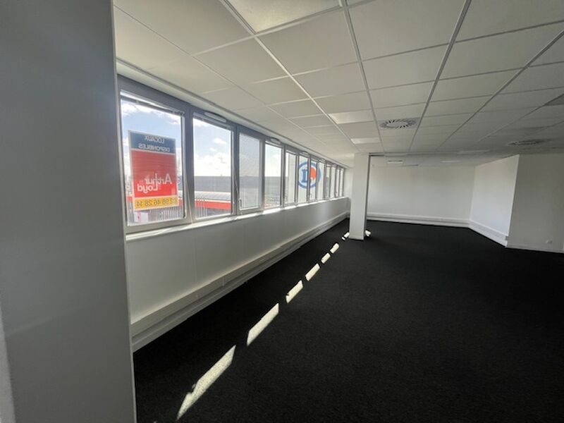 Visuel 4 de l'annonce : A LOUER A VENDRE PLATEAU DE BUREAUX 256 M² PORT DE COMMERCE BREST