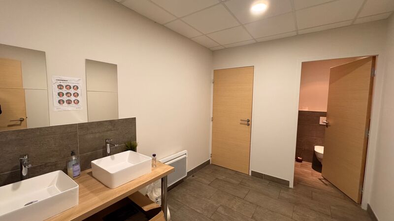 Visuel 12 de l'annonce : A LOUER PLATEAU DE BUREAUX 440 M² KERGONAN BREST