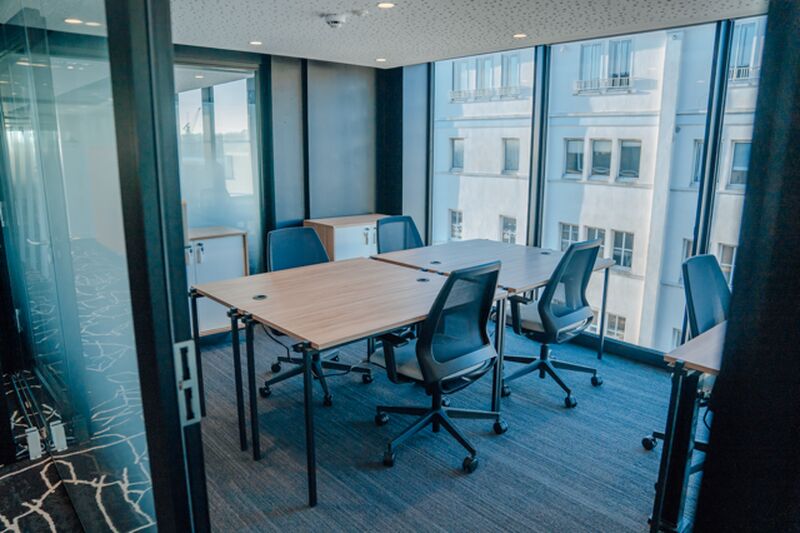 Visuel 4 de l'annonce : BUREAUX PARTAGES OU PRIVATIFS AVEC VUE SUR LA MARINA ET LA RADE DE BREST