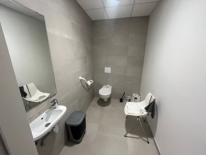 Visuel 7 de l'annonce : A LOUER - PLATEAU DE BUREAUX 118 M² PORTE DE COMMERCE