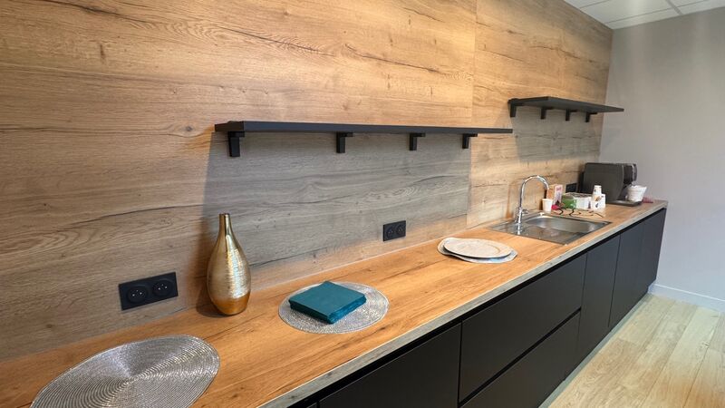 Visuel 16 de l'annonce : Plateaux de bureaux  zone de l'Hermitage à Brest - Hyper visibilité commerciale