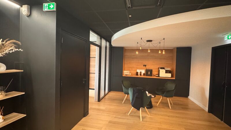 Visuel 3 de l'annonce : Plateaux de bureaux  zone de l'Hermitage à Brest - Hyper visibilité commerciale